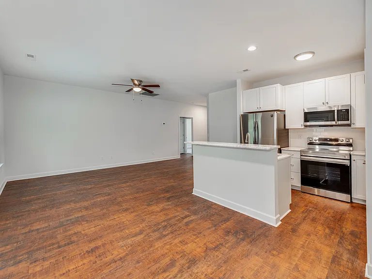910 N Ransom St — Photo 5