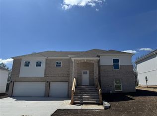 1404 E Command Ct, Nixa, MO 65714