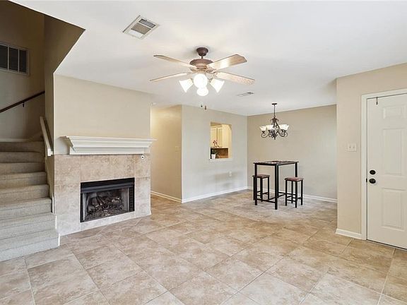 3rd image of 206 Pineridge Ct #206