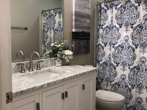 Bath w/Shower over tub
