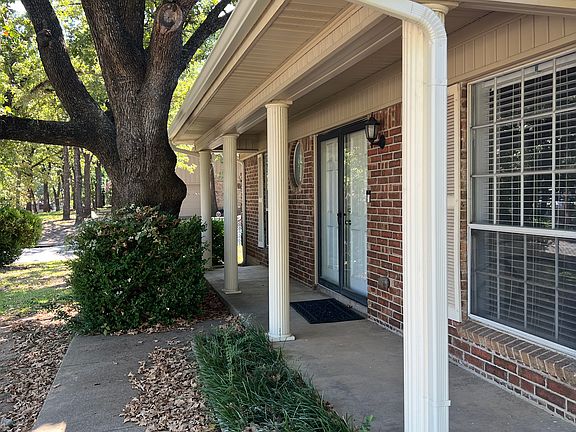 3rd image of 1101 Greendale Dr
