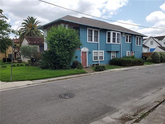 2nd image of 3821 Vincennes Pl