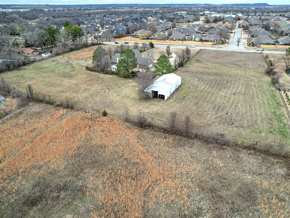 2nd image of 782 W 121st St S