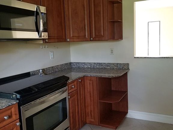5th image of 2157 SE Morningside Blvd