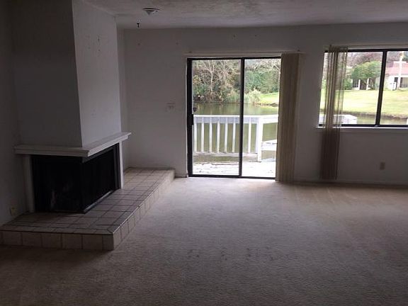 4th image of 511 Lakebridge Dr