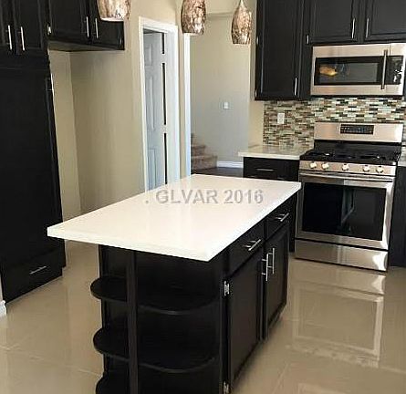 4th image of 2709 Green Bay Dr