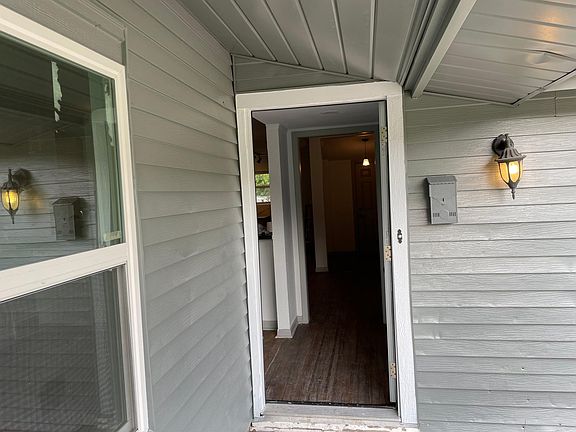 2nd image of 3207 Dartmouth Dr #1