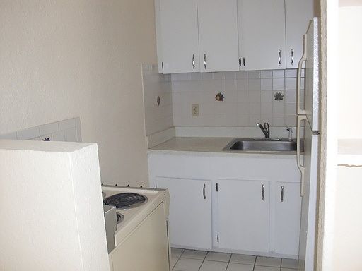 4th image of 3120 W Empedrado St APT B