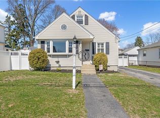 206 Vincent Ave, East Providence, RI 02914