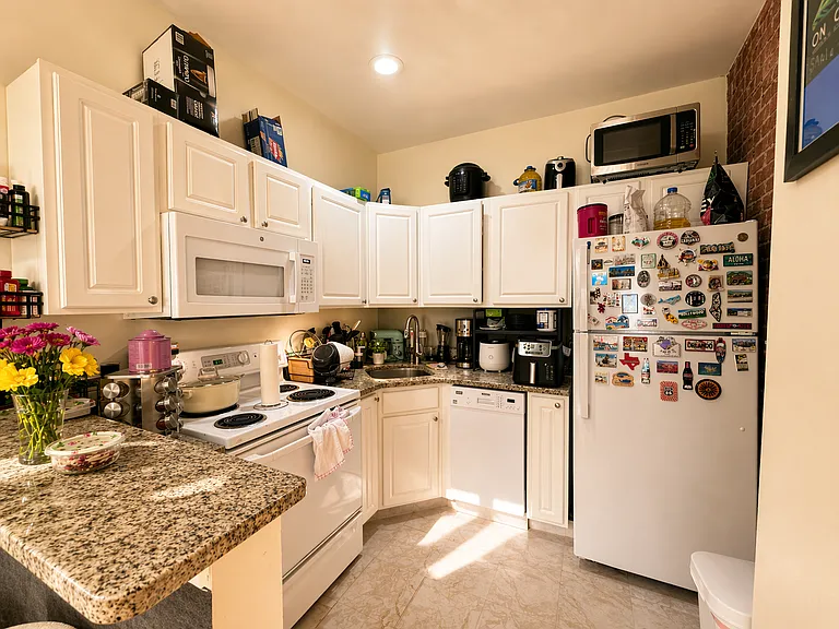 1148 Commonwealth Ave #18 — Photo 3