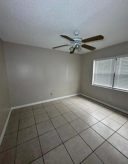 2416 SE Garden Ter #203 — Photo 14