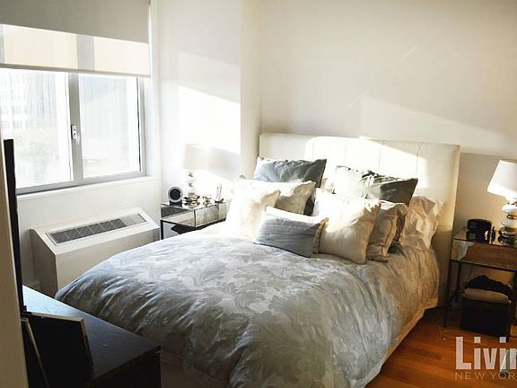 2nd image of 555 W 53rd St APT 660