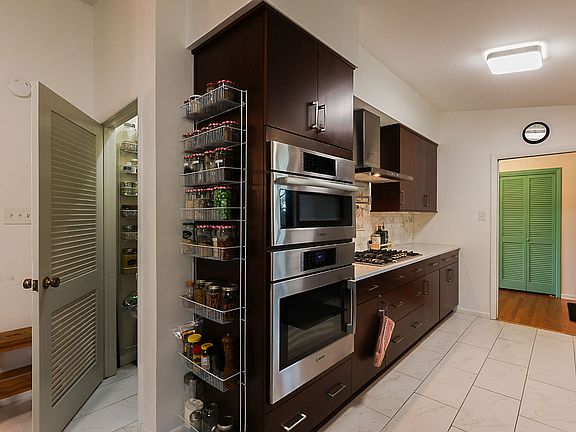 Bosch appliances and wonderful cabinets