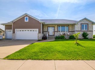 302 Cardinal Ave, Atkins, IA 52206