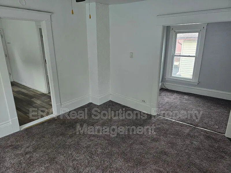 2 bed, 1.0 bath, 949 sqft, $875 — Photo 4
