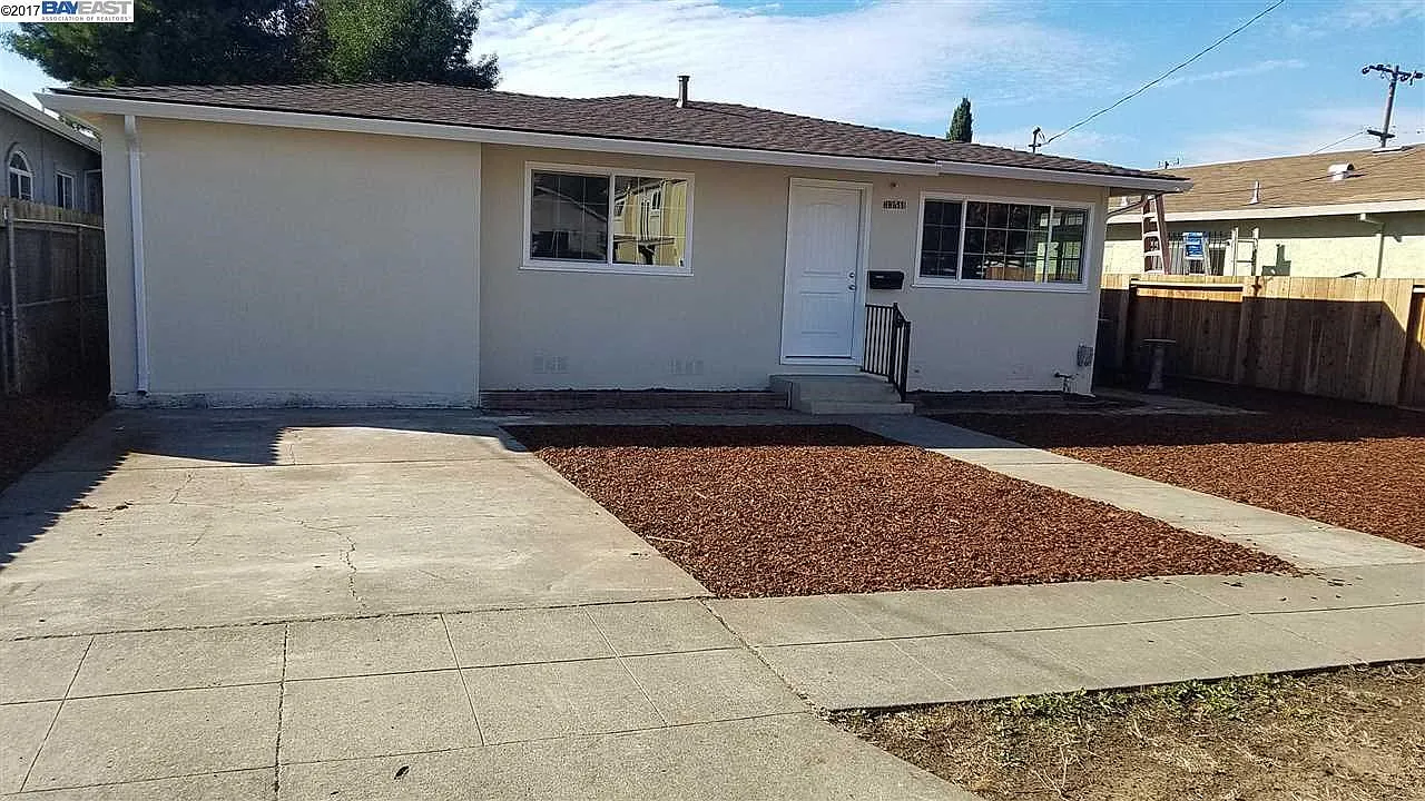 33511 8th St photo 1