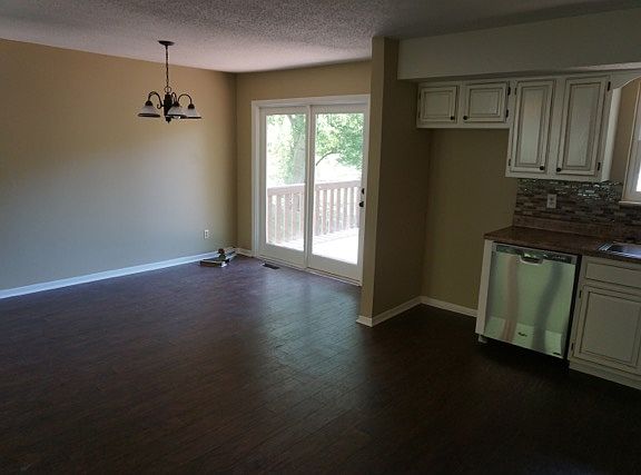 5th image of 1332 Wellington West Dr