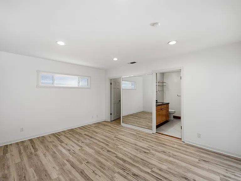 5919 Rolling Rd — Photo 16