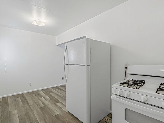 4th image of 3912 Kemp Ave