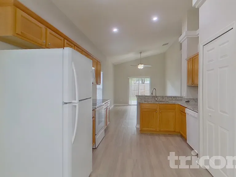 2143 Kaylas Ct — Photo 3