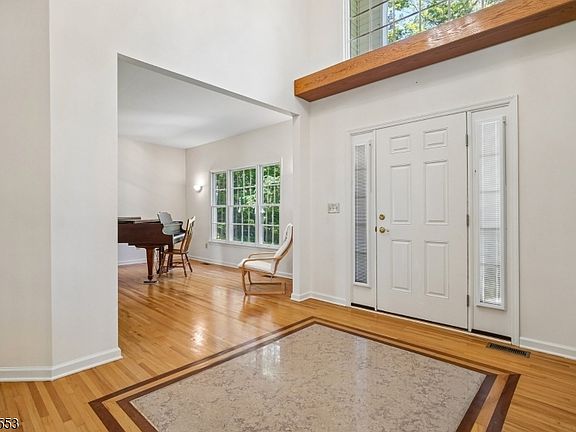 3rd image of 21 Misty Ln
