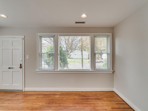 5th image of 801 N 33rd St