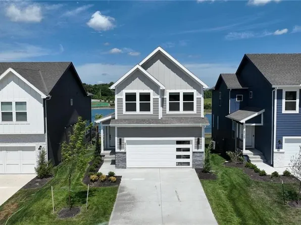 8708 SW Brickell Dr, Blue Springs, MO 64064