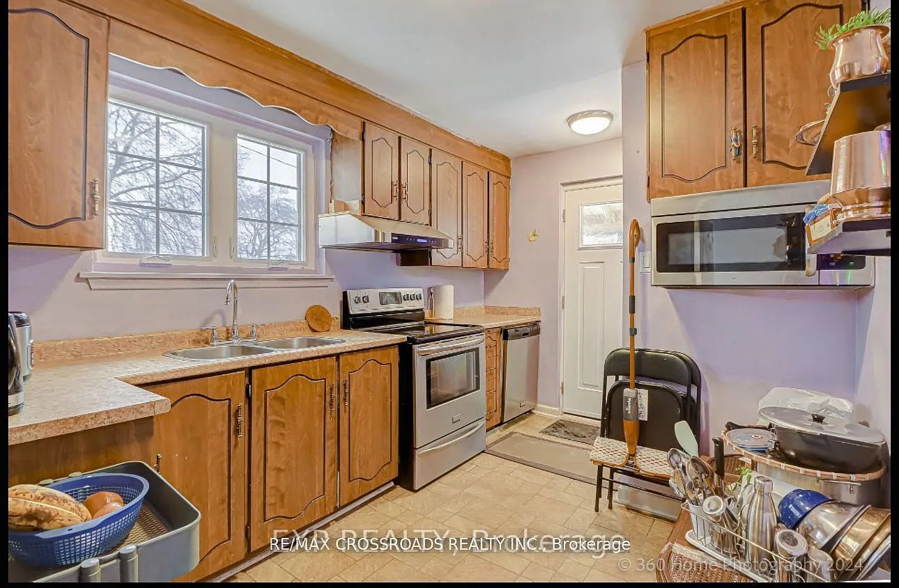 3 bed, $2,699 — Photo 4