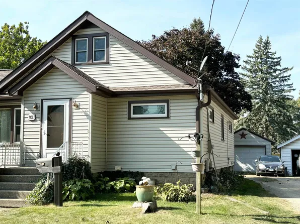 821 Maple Ave, Belvidere, IL 61008