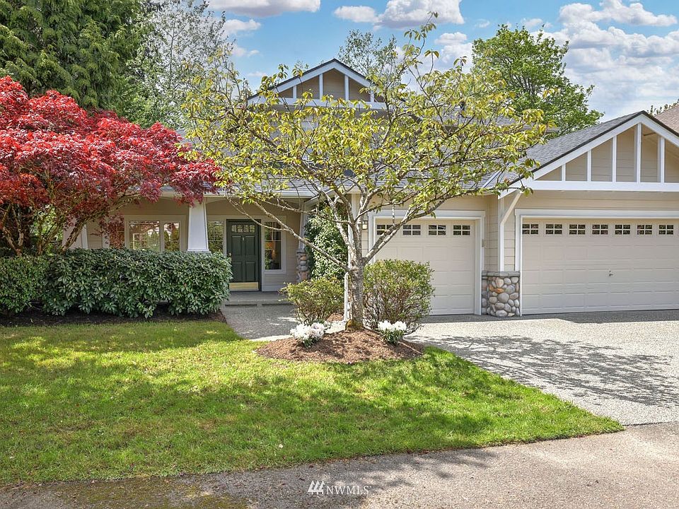 Classically updated and immaculately maintained in coveted Chambord! 2,780 square feet with 4 bedroom 2.5 baths with bonus on this private lot