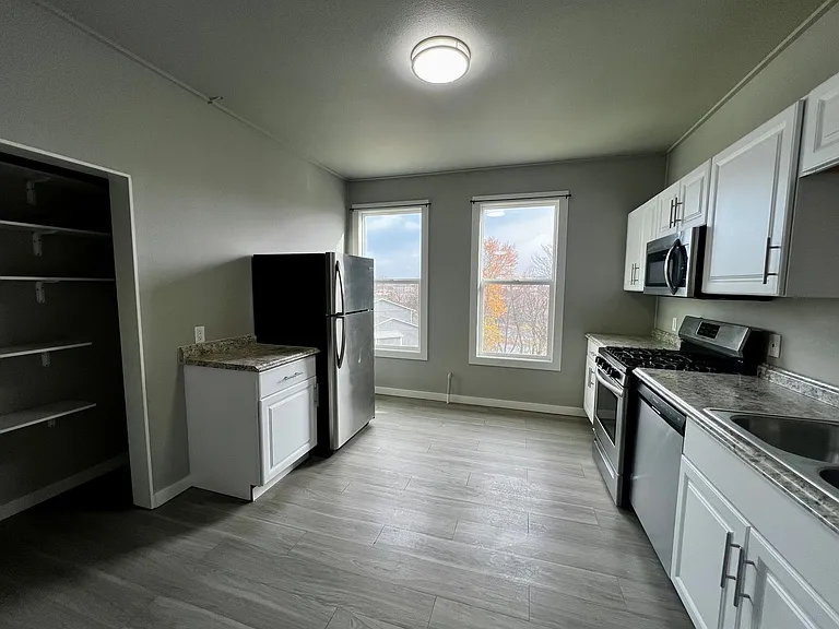 401 NW Bailey Ave #200 — Photo 1