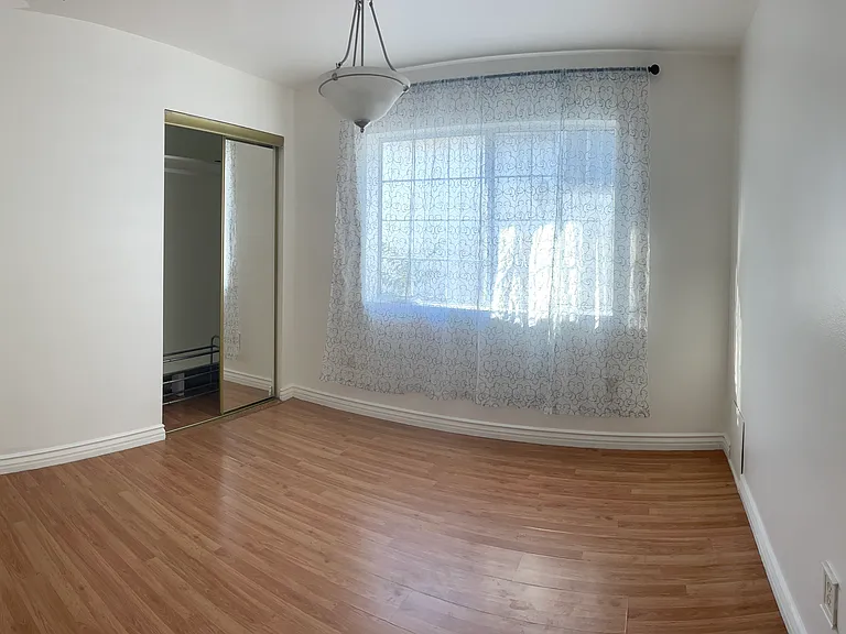 10512 Plainview Ave — Photo 24