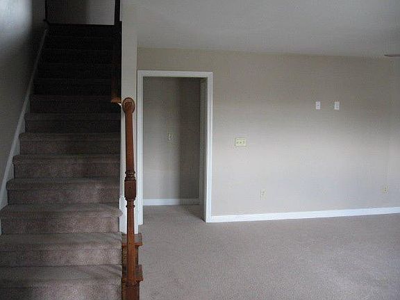 4th image of 108 Elm Fork Dr