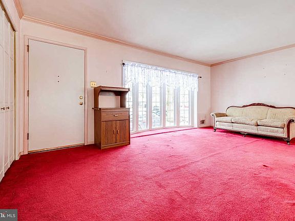 5th image of 4711 Lillian Dr