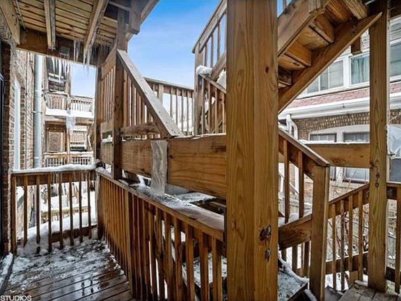 3rd image of 1000 W 76th St #18030038