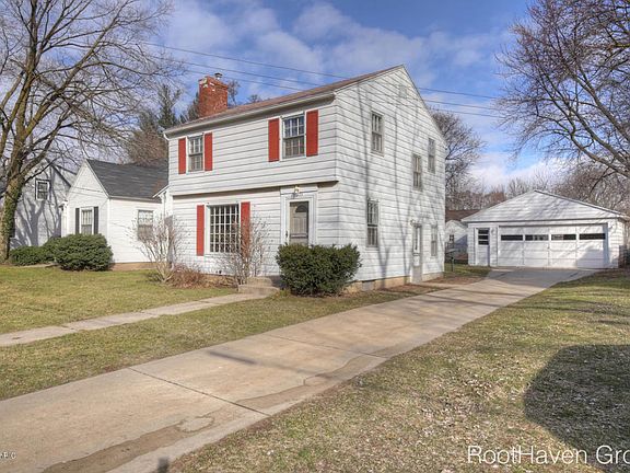 2nd image of 1223 Alger St SE