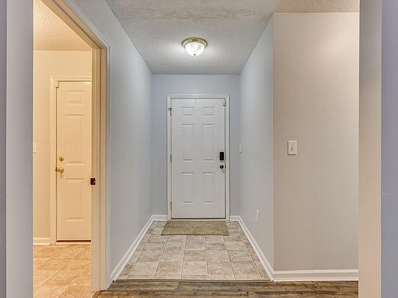 3rd image of 1724 Deer Chase Lane