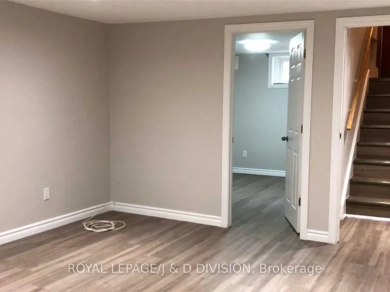 778 Upper Wellington St #LOWER — Photo 4