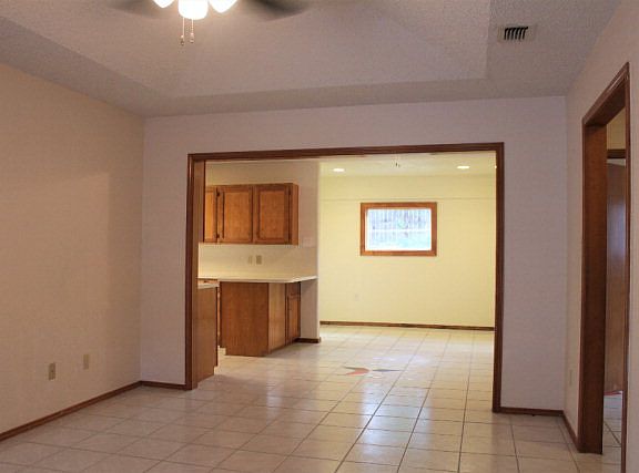 3rd image of 1559 S Gastel Cir