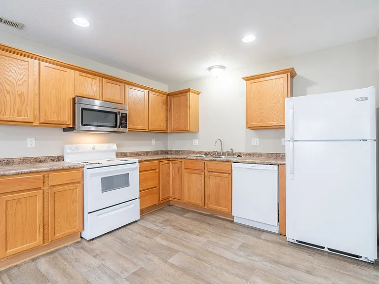 2150 NE 18th St #14 — Photo 7