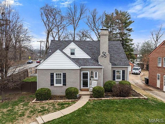 3rd image of 9425 White Ave