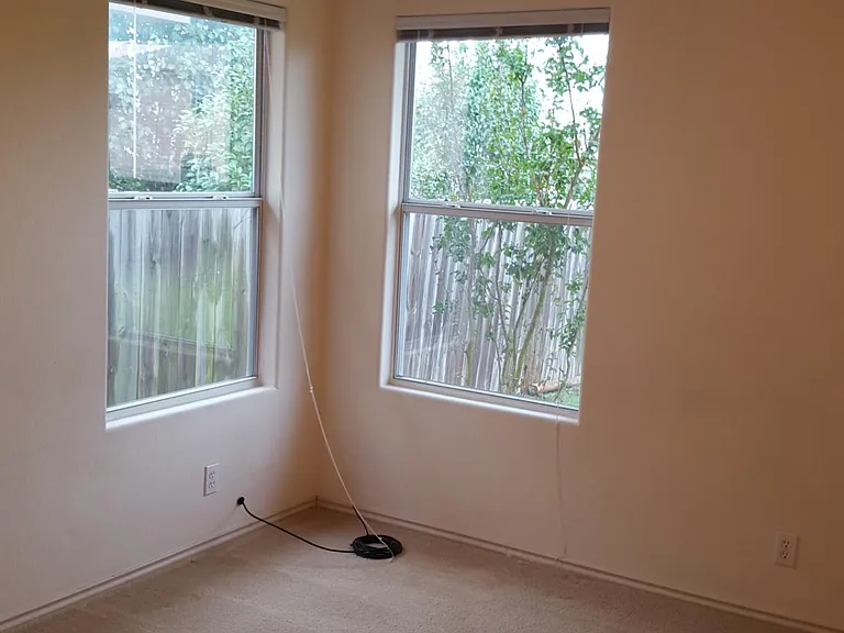 Moonstone Dr — Photo 10