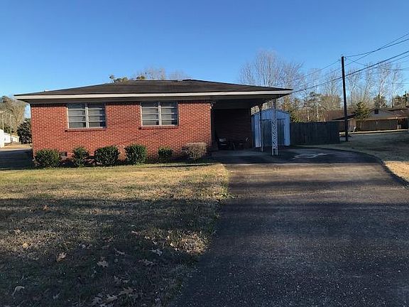 2nd image of 500 Linden Cir