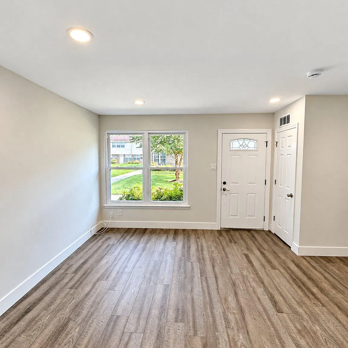 2 bed, 1.5 bath, 1133 sqft, $1,800 — Photo 3