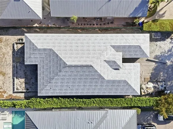 1050 13th St N, Naples, FL 34102