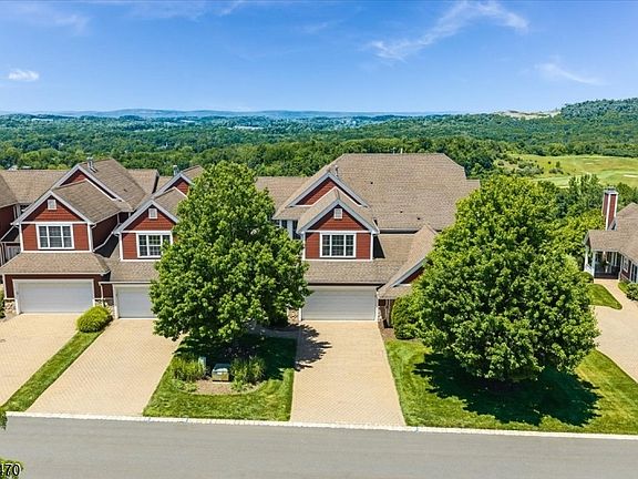 2nd image of 9 Rockhall Ct