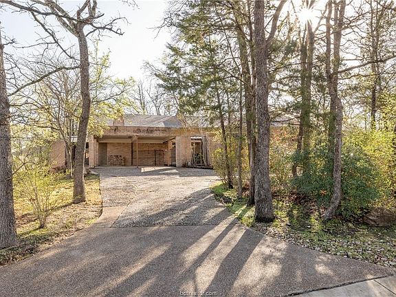 2nd image of 34 Forest Dr