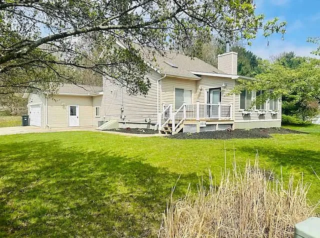 3 bed, 1600 sqft, $3,200 — Photo 2