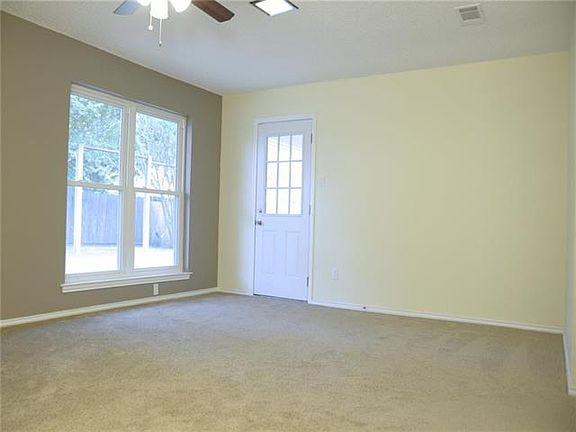 5th image of 3532 Willowbrook Dr