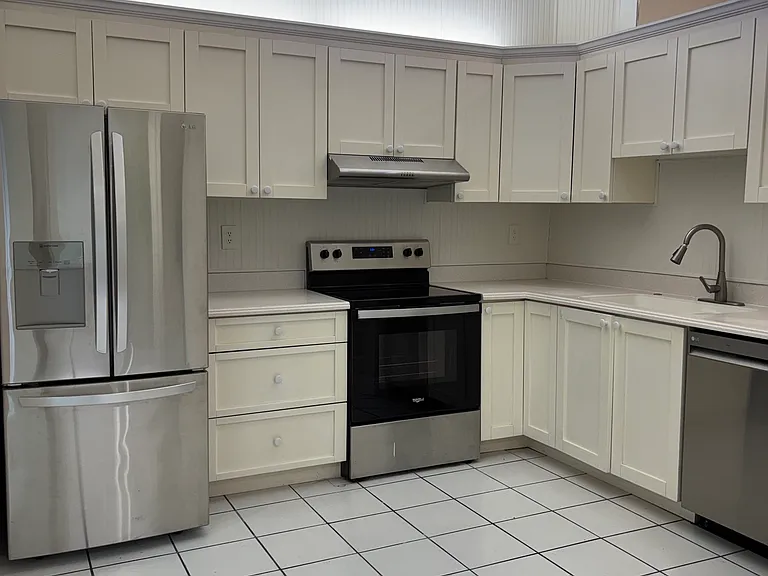 5851 Bristol Ln — Photo 4